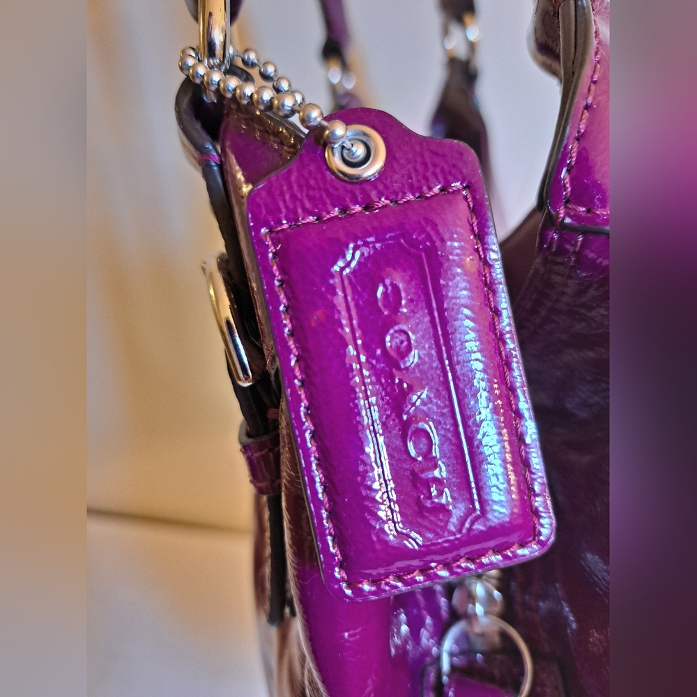 COACH SOHO Patent Leather Hobo In Plum W/Silver Hardware, Y2K - Picture 3 of 16